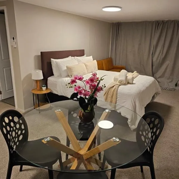 Private Guest suite Sleeps 4, khách sạn ở New Plymouth