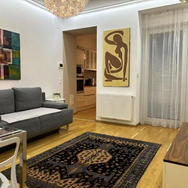 Moderne Stadtwohnung mit Balkon, khách sạn ở Wien
