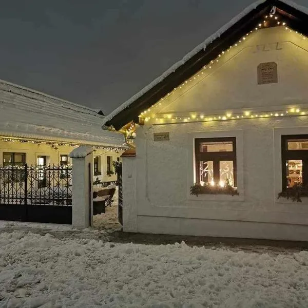 Szent Iván Vendégház, hotel v destinaci Tata