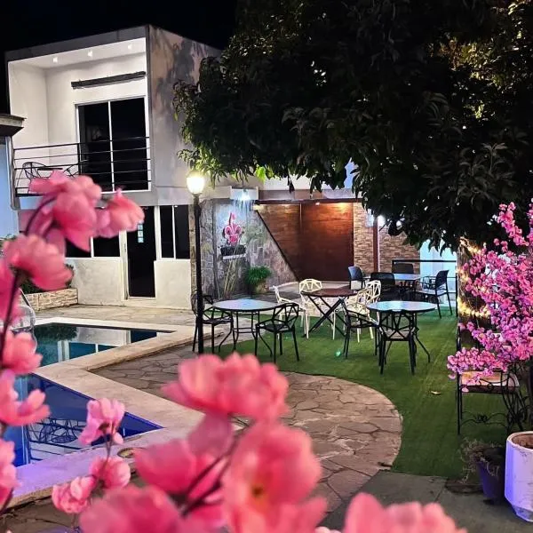 VILLA NAPOLI, hotel v destinaci Santa Ana