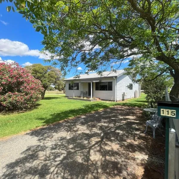 Spring Valley Cottage, מלון בפארקס