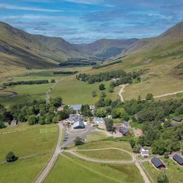 Glen Clova Hotel & Luxury Lodges, Hotel in Millton of Clova