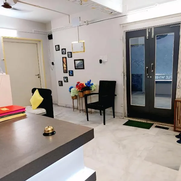 Little While International-Budget micro hotel-Backpacker friendly-Near metro, Hotel in Kalkutta