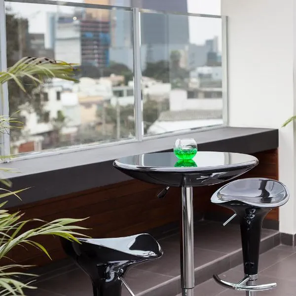 El Angolo, hotel v destinaci Lima