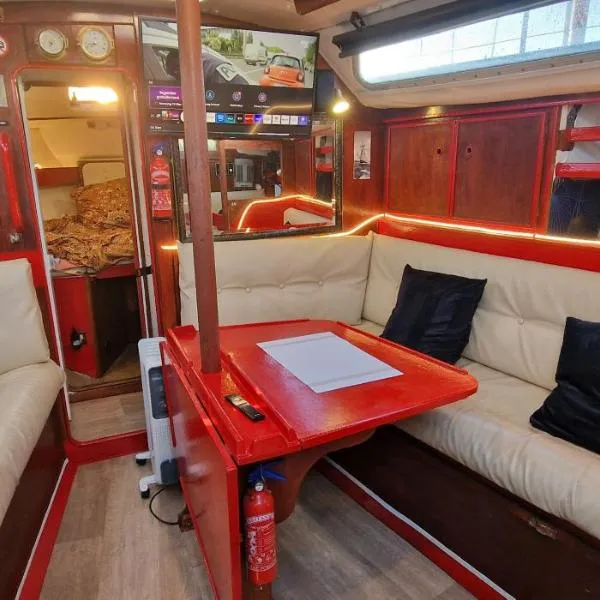 Voilier de tout confort, hotell i Cherbourg-en-Cotentin