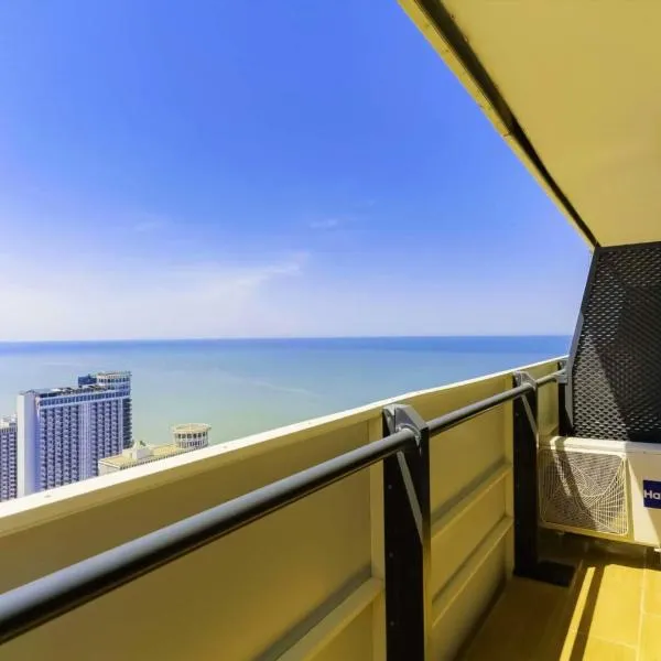 Sunny Sea View Aparthotel in Orbi City Batumi, hotel em Batumi
