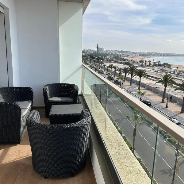 Ocean and Mountain View Family Apartment Agadir 128 m2, hotel in Agadir