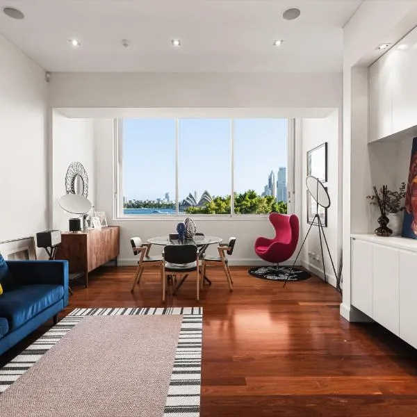 Artistic Opera House Retreat - Entire Apartment - 5-Min Ferry to CBD, hôtel à Sydney
