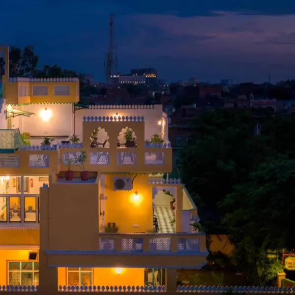 The Coral Court Homestay, hotel in Agra