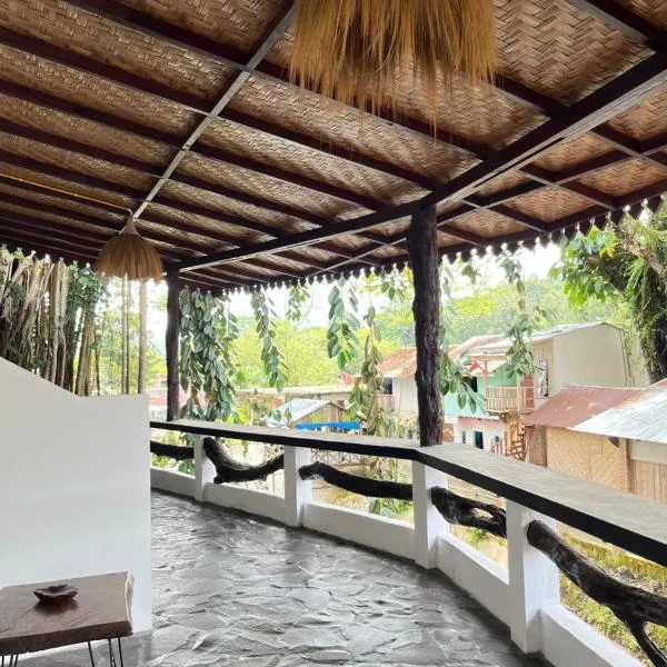 Thousands of Bottles - Hostel and Trekking, hotel v destinaci Bukit Lawang