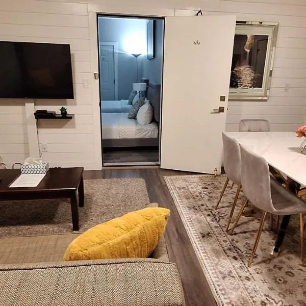 Two Bedroom Serenity with AC- Complimentary Welcome Treats，位于朗福德的酒店