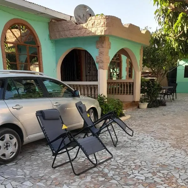 Afonta's Greenhouse Retreat - Is A Fully Furnished Entire Four-Bedroom Bungalow Offering Complete Privacy And Comfort, Guest Enjoy Exclusive Use Of The Property With No Sharing With Other Guests -Long-Stay Offer, Book 30 Nights Receive 2 Extra Nights Free, отель в городе Daranka