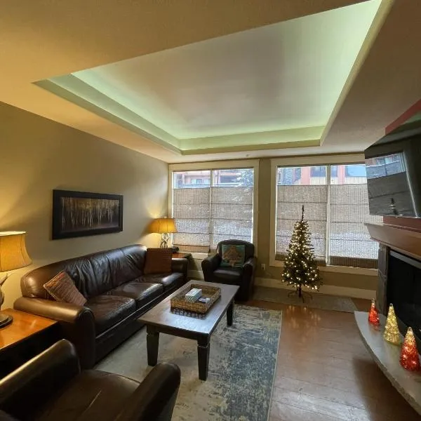 Luxury Resort 2Bedroom 2Bath Sleeps 6 945 square feet, khách sạn ở Canmore