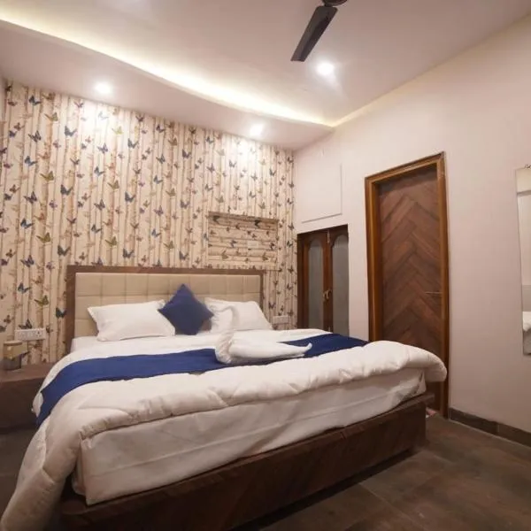 Hotel Char Dham Palace Near Kashi Vishwanath Temple, Hotel in Varanasi