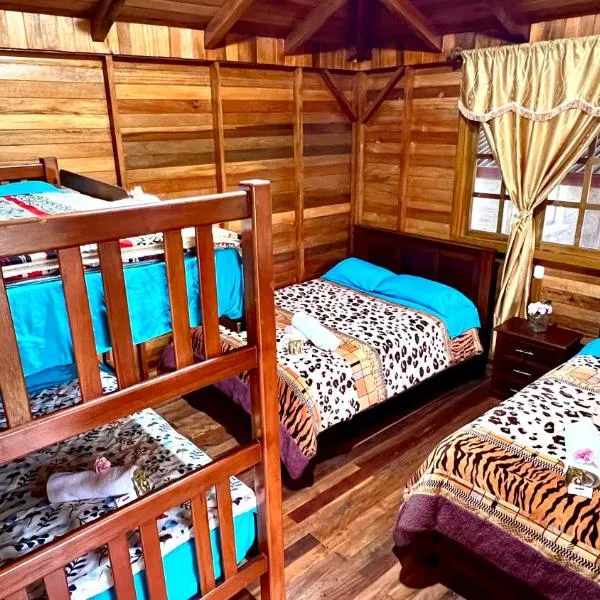 Paraiso Orquideario, hotel i Baños