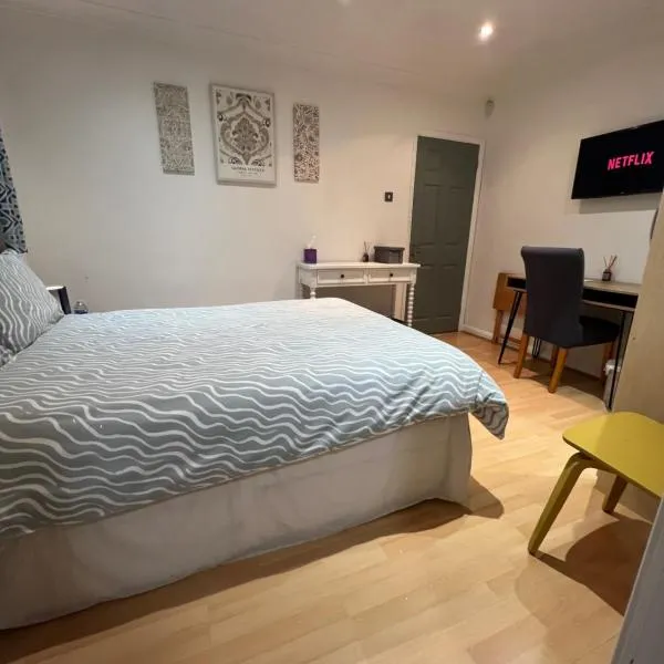 The Bungalow by SJP - Double Room, hotel in Northamtonshire