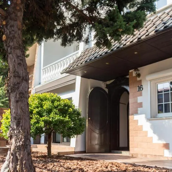 Magic Garden Hostel, hotel v destinaci Kališ