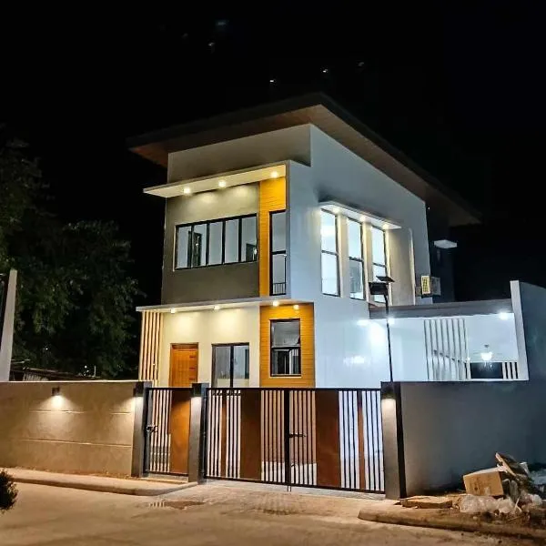 Viesnīca Nice Near-beach House at The Strands, Morong, Bataan pilsētā Moronga