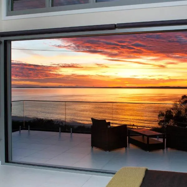 Allure at Hyams Beach - seconds to white sands, hotel in Hyams Beach