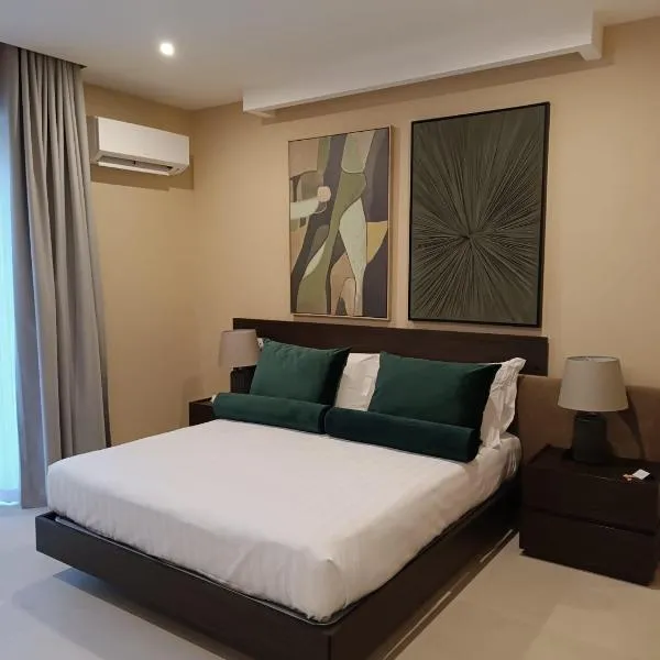 N42 Hotel, hotel di Naples