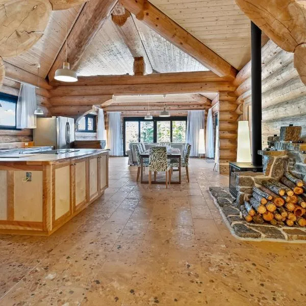 Cedar Heaven Lake Lodge, hotel en Queensport