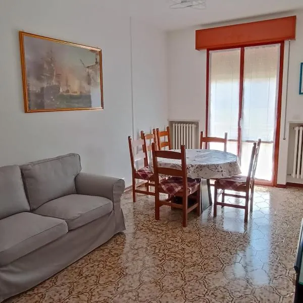 Appartamento vicino al mare e a 2 chilometri dalla fiera, hotel u Riminiju