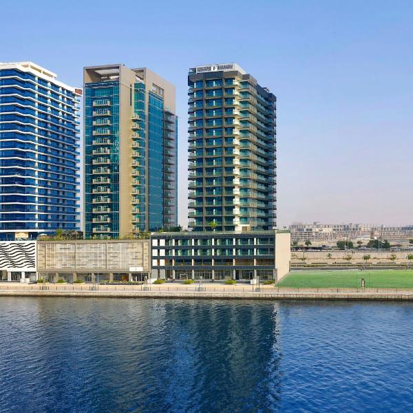 Spacious & Elegant 2BR Retreat - Business Bay, Dubai