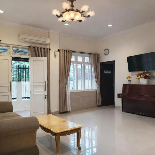 Acrolia Homestay, hotel in Yogyakarta