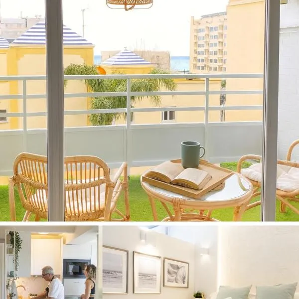 Dream of light and Beach THE GREEN DOOR, Hotel in Torremolinos