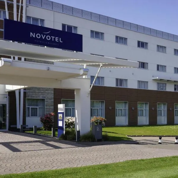 Novotel Saint-Quentin en Yvelines, khách sạn ở Magny-les-Hameaux