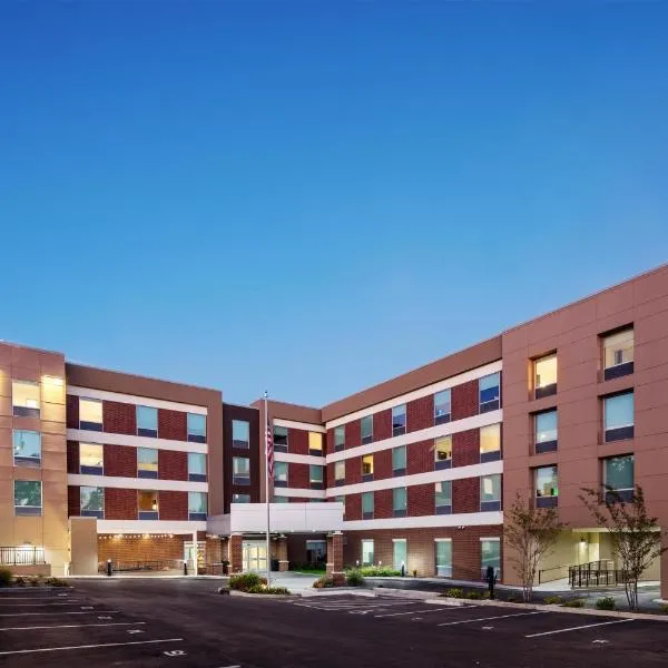 Home2 Suites By Hilton Memphis Downtown, hotel v mestu Memphis