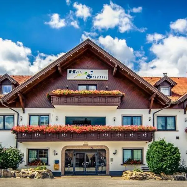 Hotel Restaurant Schwartz, hotel v destinaci Neusiedl am Steinfelde