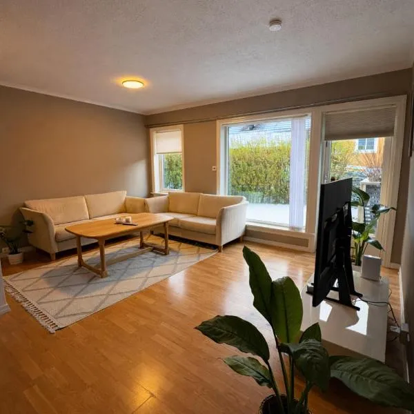 Cozy 2-Bedroom Apartment, 5 Min from the Zoo - Towels & Bed Linen Included, viešbutis Kristiansande