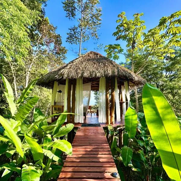 Finca Terra Incognita - Wood cabins in the jungle - Sea view, hotel en Puerto Jiménez