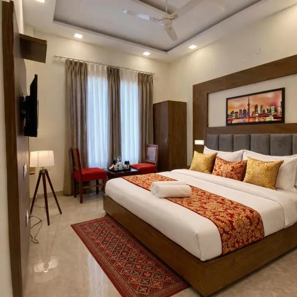 Hotel Wood Lark by Sidham Group # Budget Friendly, hotel u gradu Zirakpur
