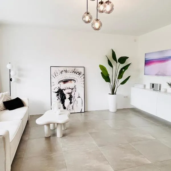 Apartment LilaMoon Unna Dortmund Flughafen Parkplatz Netflix Disney plus 80qm Erdgeschoss, viešbutis mieste Una