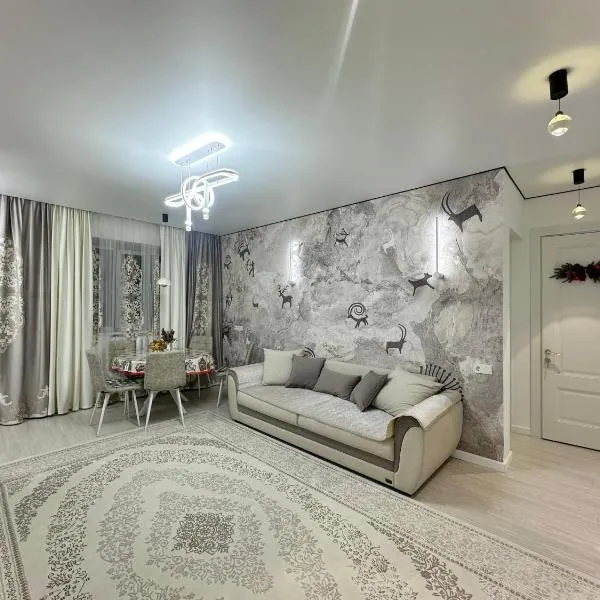 Karakol 'Ethno' Apartment، فندق في كاراكول