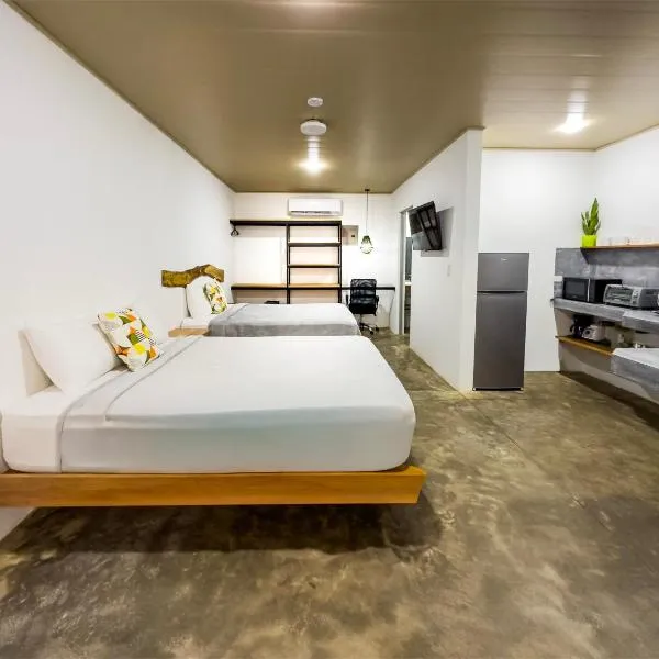 Nomad Living CR Tárcoles, hotel i Tárcoles