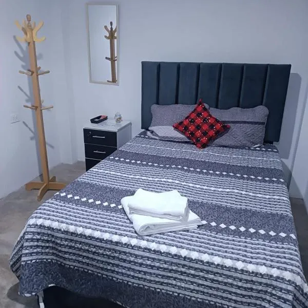 A y C Hospedaje - Taxi FREE - Airport - APARTMENT includes breakfast, hotel in Lima