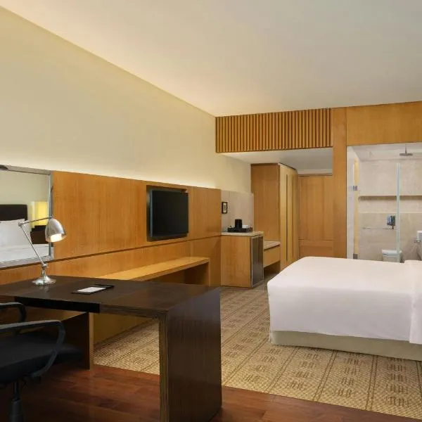 Courtyard by Marriott Bilaspur, hotel in Bilāspur