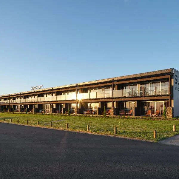 Suncourt Hotel & Conference Centre, hotel di Taupo