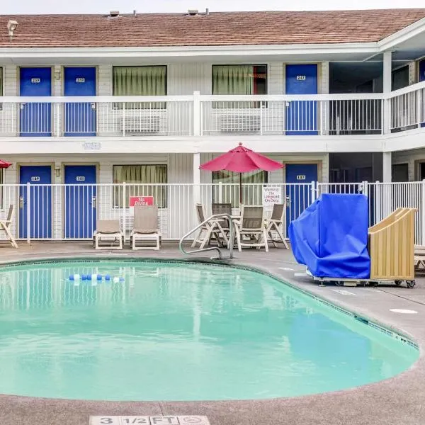 Motel 6-Medford, OR - North, hotel in Medford