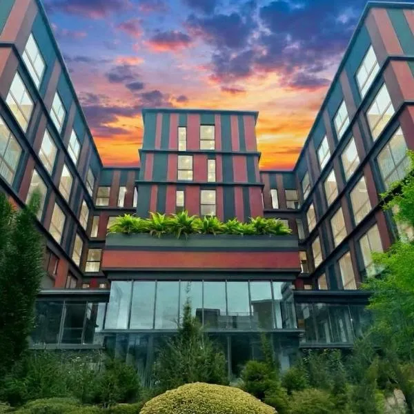 Priya Hyderabad - Near Financial District, hótel í Hyderabad