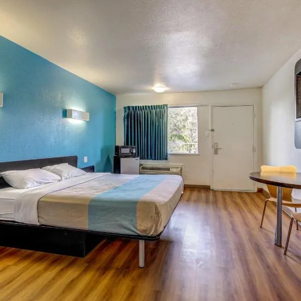 Motel 6 Waco - Lacy Lakeview, hotell i Bellmead