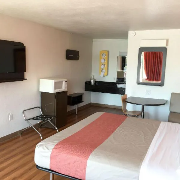 Motel 6-Connellys Springs, NC, hotel v destinaci Hickory