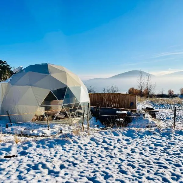 Glamping Hohe Wand - Kuppelzelt "Bergblick2 mit Sternenfenster, Hotel in Maiersdorf