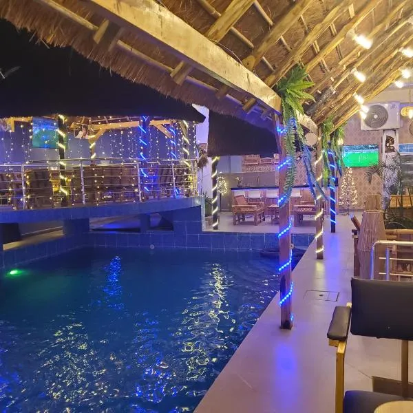 TOUR EIFFEL HoTEL BENIN, hotel u gradu Porto Novo
