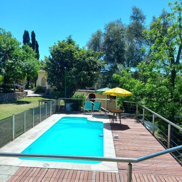 Tere & Tino Cabañas, hotell i Río Ceballos