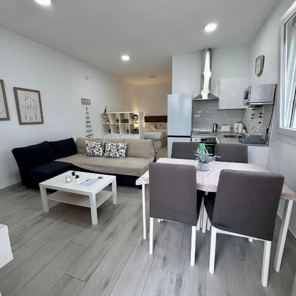 Estudio Playa la Misericordia, hotel in Málaga