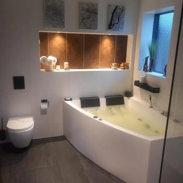 Leons House, hotel in Bindslev